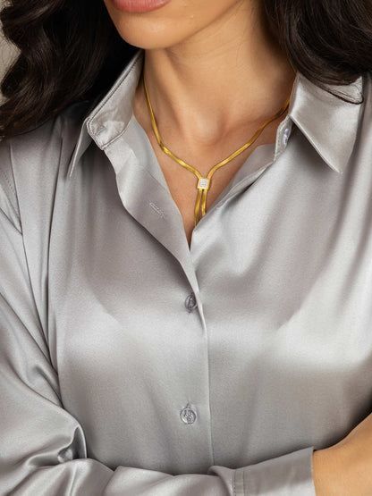 Camisa Elegante con Cuello de Seda