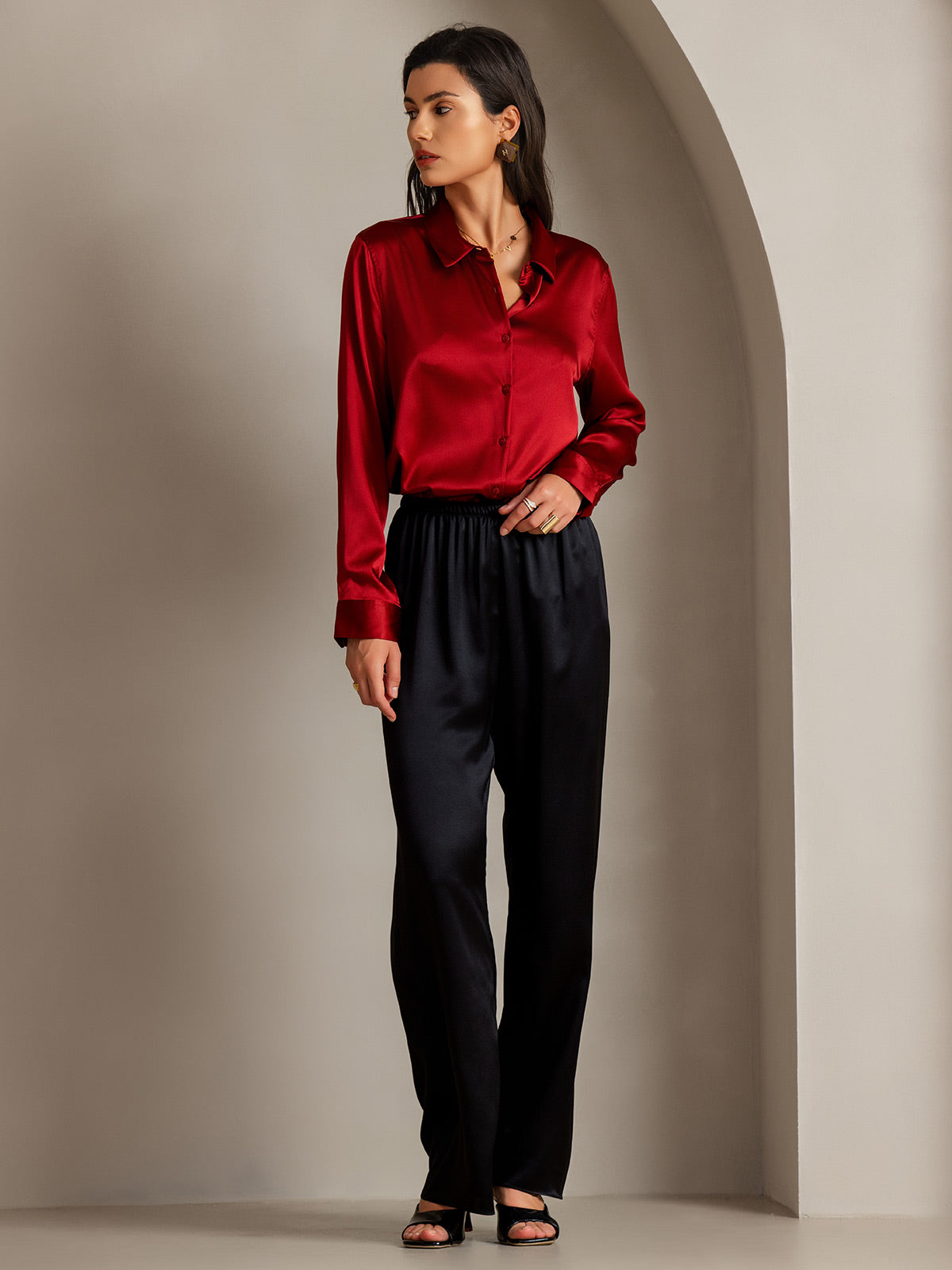 Camisa Elegante con Cuello de Seda