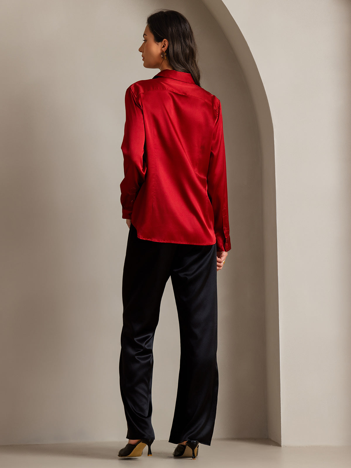 Camisa Elegante con Cuello de Seda