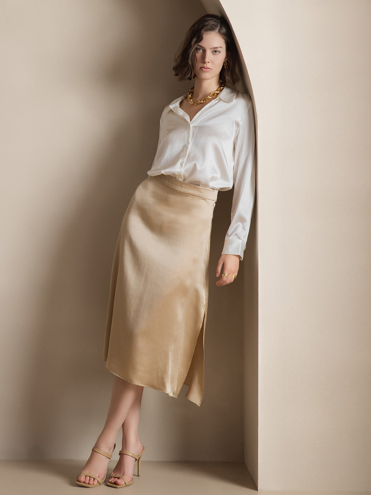 Camisa Elegante con Cuello de Seda