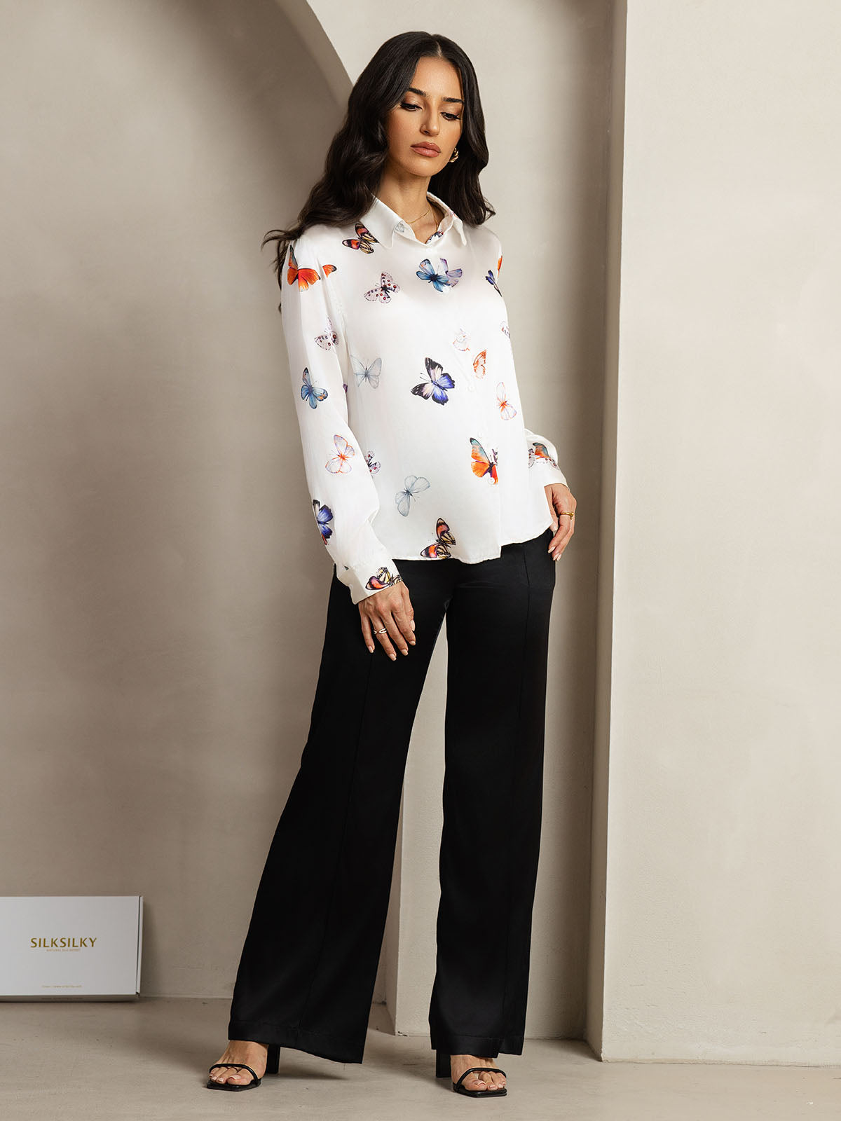 Camisa Elegante con Cuello de Seda