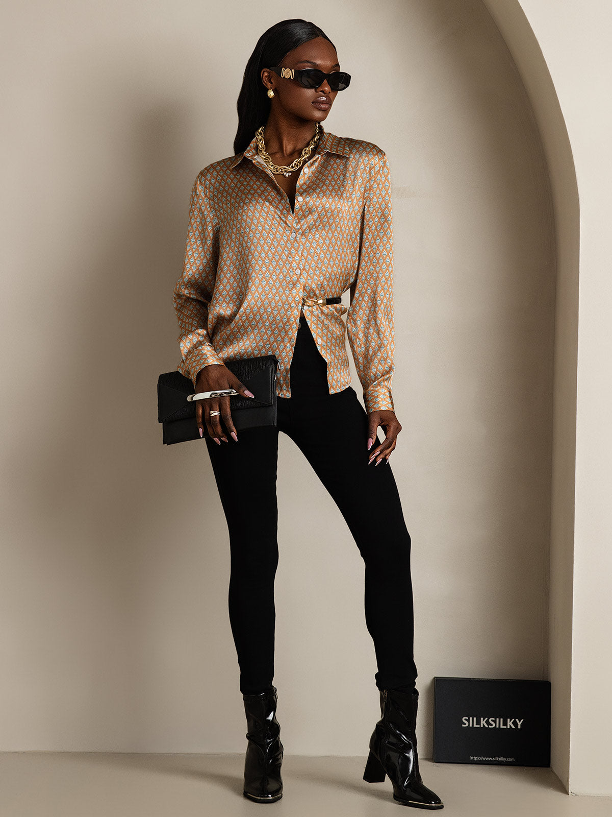 Camisa Elegante con Cuello de Seda